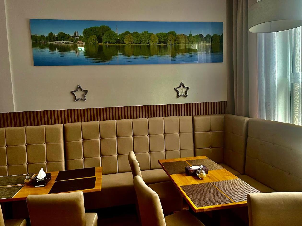 Hotel Denbu Хамбург Екстериор снимка