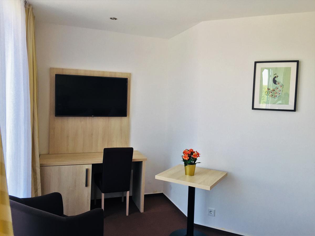 Hotel Denbu Хамбург Екстериор снимка