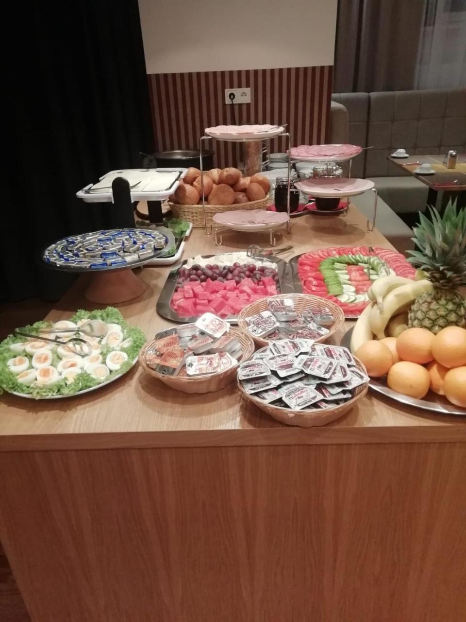 Hotel Denbu Хамбург Екстериор снимка