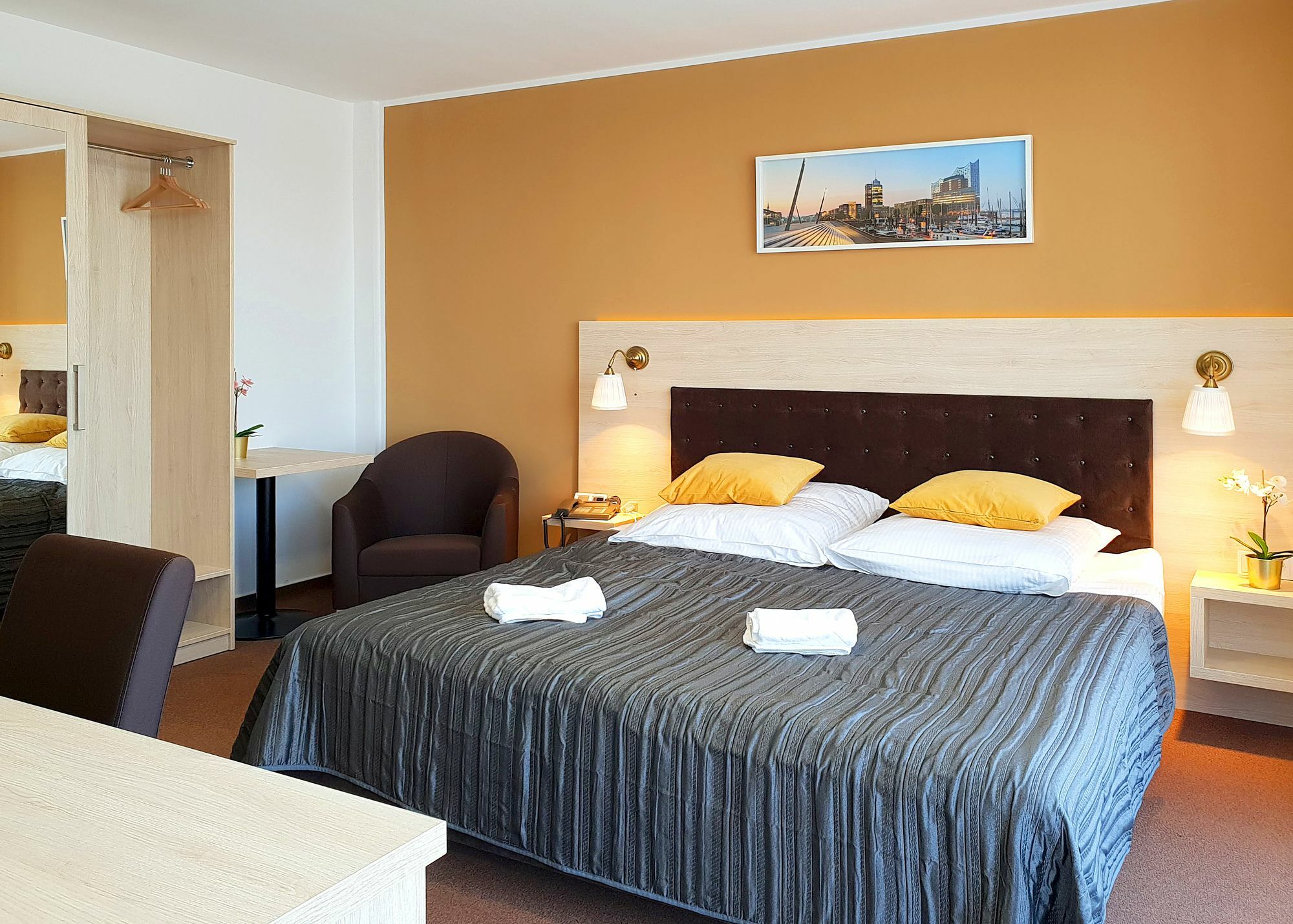 Hotel Denbu Хамбург Екстериор снимка